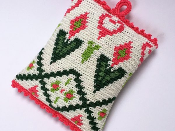 Scented pillow tapestry crochet